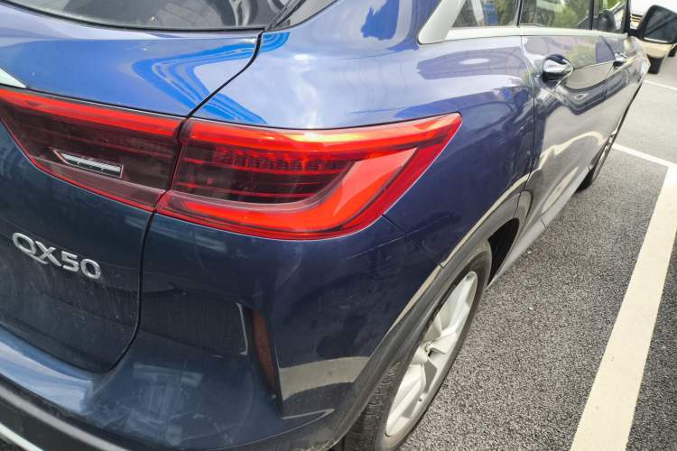 Used Infiniti QX50 2018 2.0T Two-Wheel Drive Fashion Edition Exterior 3