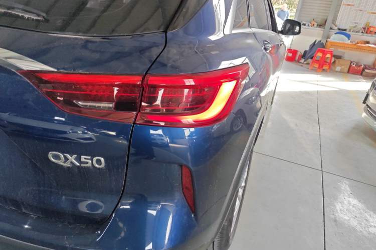Used Infiniti QX50 2018 2.0T Four-Wheel Drive Elite Edition Exterior 3