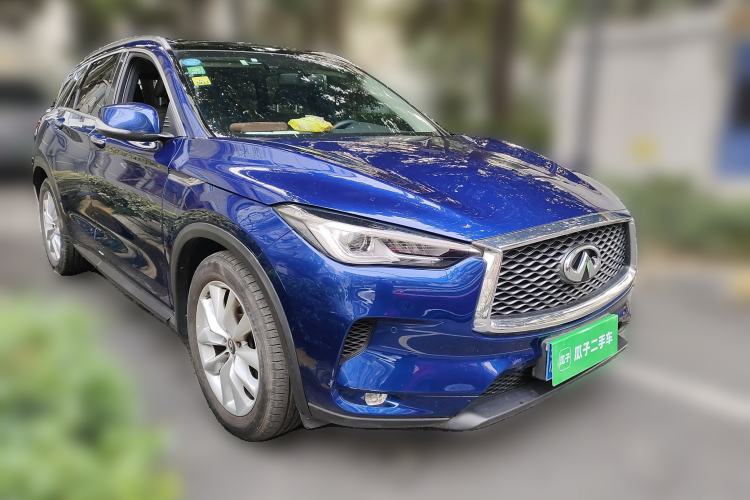 Used Infiniti QX50 2018 2.0T Two-Wheel Drive Fashion Edition Front Right 45 Deg