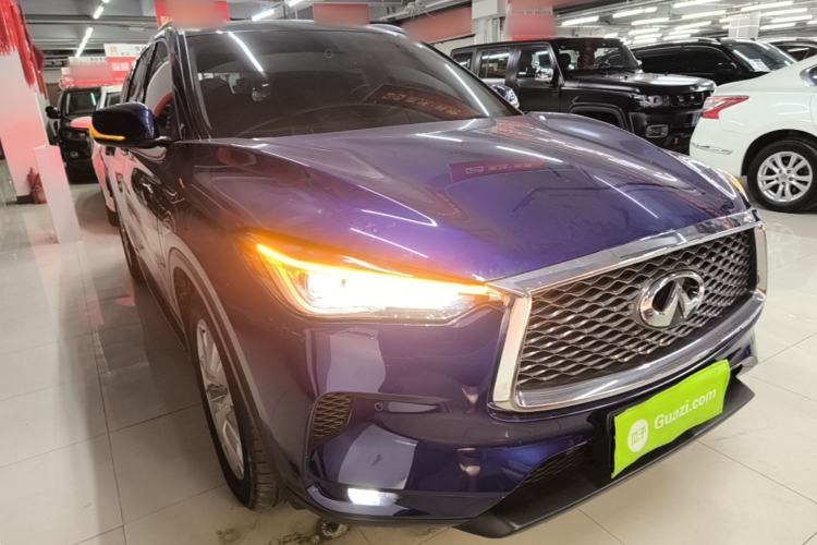 Used Infiniti QX50 2018 2.0T Two-Wheel Drive Fashion Edition Front Right 45 Deg
