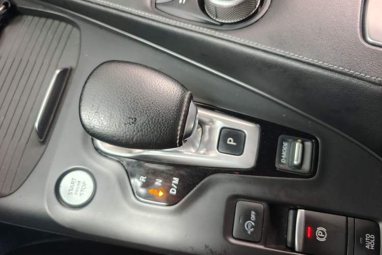 Used Infiniti QX50 2018 2.0T Two-Wheel Drive Fashion Edition Gear Lever