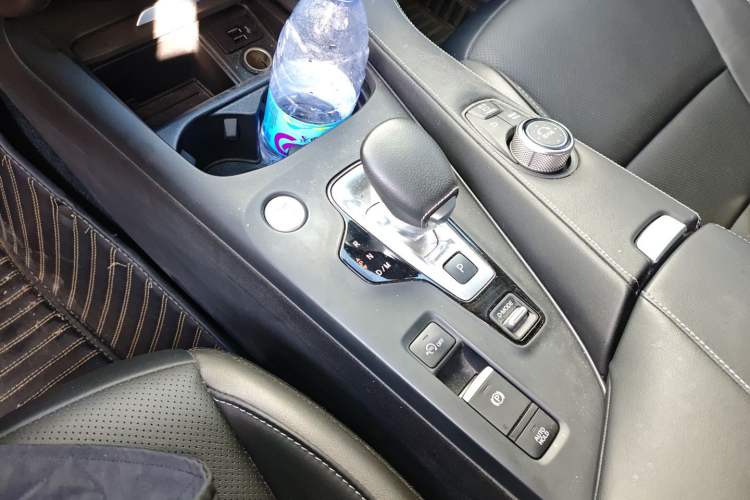 Used Infiniti QX50 2018 2.0T Four-Wheel Drive Elite Edition Gear Lever