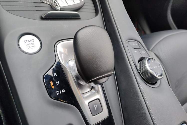Used Infiniti QX50 2018 2.0T Two-Wheel Drive Fashion Edition Gear Lever