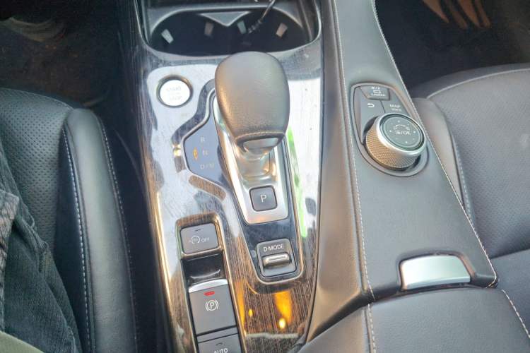Used Infiniti QX50 2018 2.0T Four-Wheel Drive Elite Edition Gear Lever