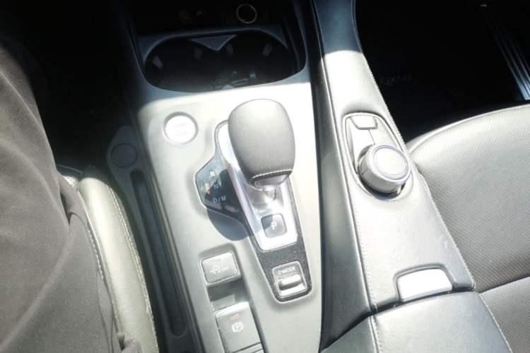 Used Infiniti QX50 2018 2.0T Two-Wheel Drive Fashion Edition Gear Lever