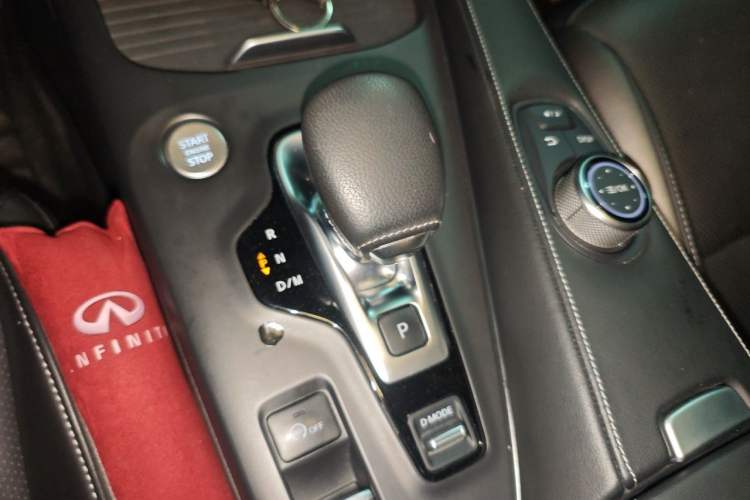 Used Infiniti QX50 2018 2.0T Two-Wheel Drive Fashion Edition Gear Lever