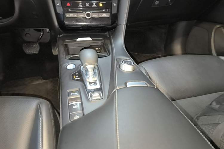 Used Infiniti QX50 2018 2.0T Two-Wheel Drive Fashion Edition Gear Lever