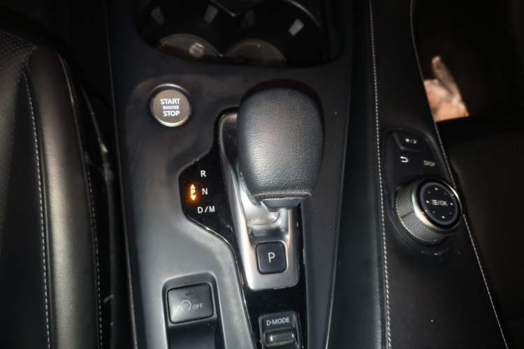 Used Infiniti QX50 2018 2.0T Two-Wheel Drive Fashion Edition Gear Lever