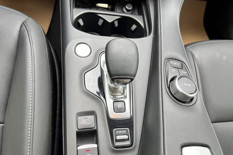 Used Infiniti QX50 2018 2.0T Two-Wheel-Drive Elite Edition Gear Lever