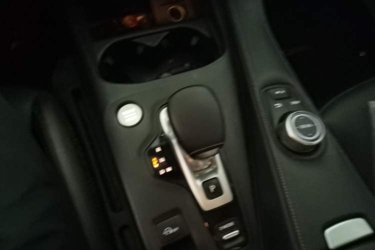 Used Infiniti QX50 2018 2.0T Two-Wheel Drive Fashion Edition Gear Lever
