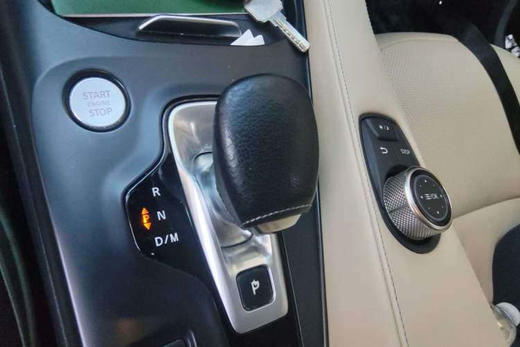 Used Infiniti QX50 2018 2.0T Two-Wheel Drive Fashion Edition Gear Lever