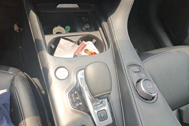 Used Infiniti QX50 2018 2.0T Four-Wheel Drive Smart Edition Gear Lever