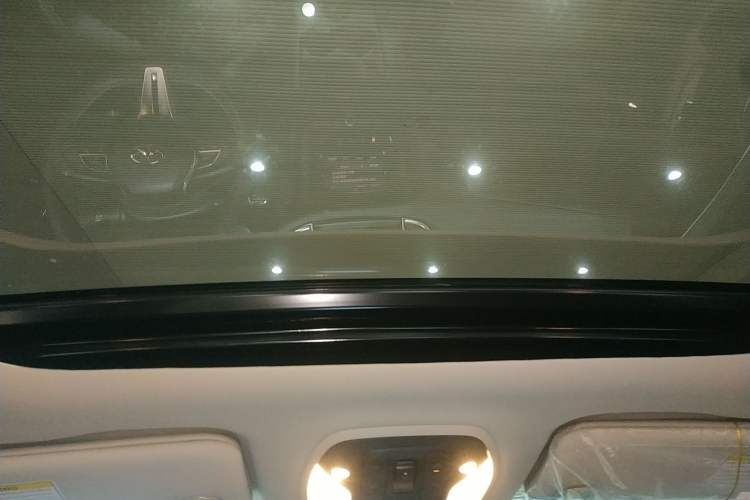Used Infiniti QX50 2018 2.0T Two-Wheel-Drive Elite Edition Headliner