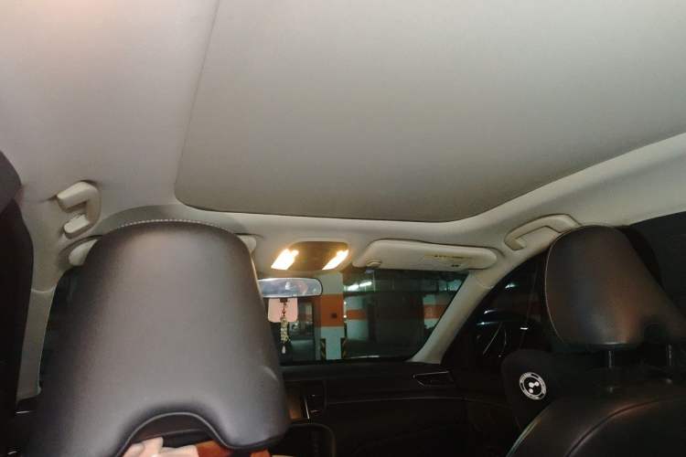 Used Infiniti QX50 2018 2.0T Two-Wheel-Drive Elite Edition Headliner