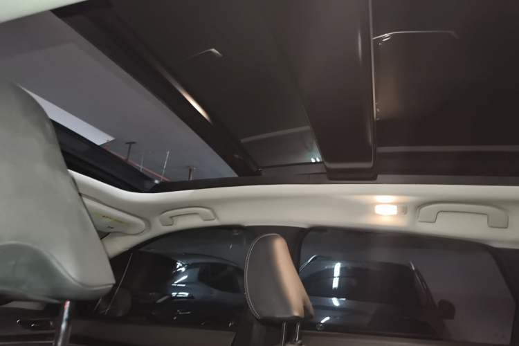 Used Infiniti QX50 2018 2.0T Four-Wheel Drive Smart Edition Headliner