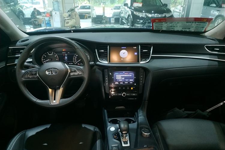 Used Infiniti QX50 2018 2.0T Two-Wheel-Drive Elite Edition Interior 2
