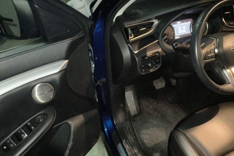 Used Infiniti QX50 2018 2.0T Two-Wheel Drive Fashion Edition Interior 3