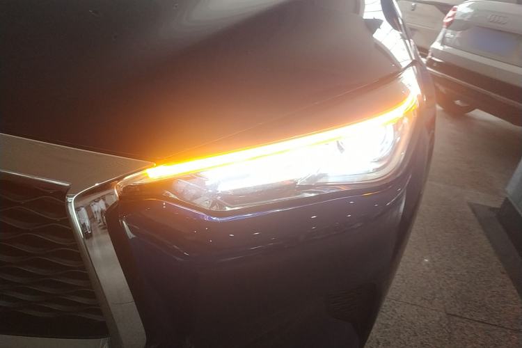 Used Infiniti QX50 2018 2.0T Two-Wheel-Drive Elite Edition Left Front Headlight