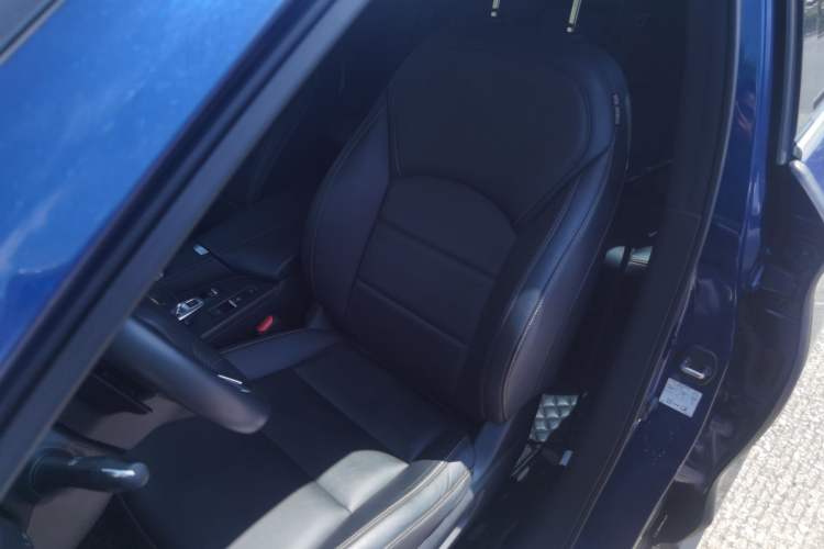 Used Infiniti QX50 2018 2.0T Two-Wheel-Drive Elite Edition Left Front Seat