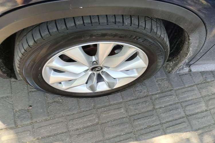 Used Infiniti QX50 2018 2.0T Four-Wheel Drive Elite Edition Left Front Wheel Hub