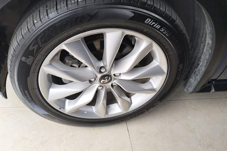 Used Infiniti QX50 2018 2.0T Four-Wheel Drive Elite Edition Left Front Wheel Hub