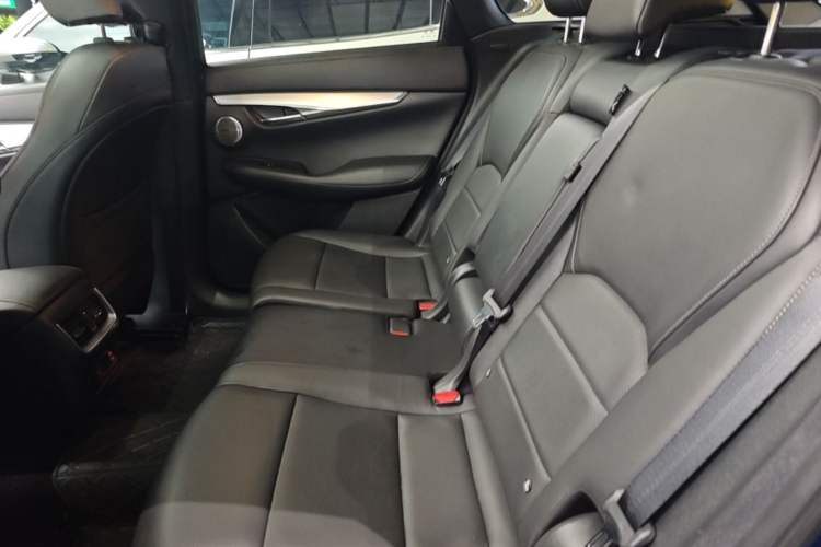 Used Infiniti QX50 2018 2.0T Four-Wheel Drive Elite Edition Left Rear Seat