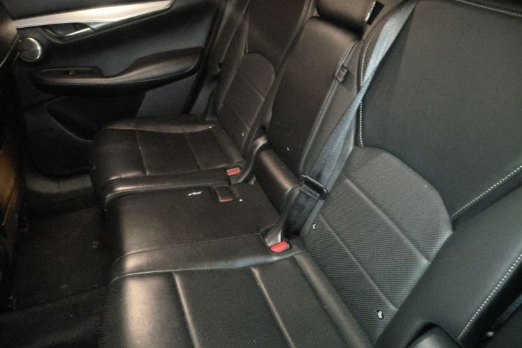 Used Infiniti QX50 2018 2.0T Two-Wheel Drive Fashion Edition Left Rear Seat