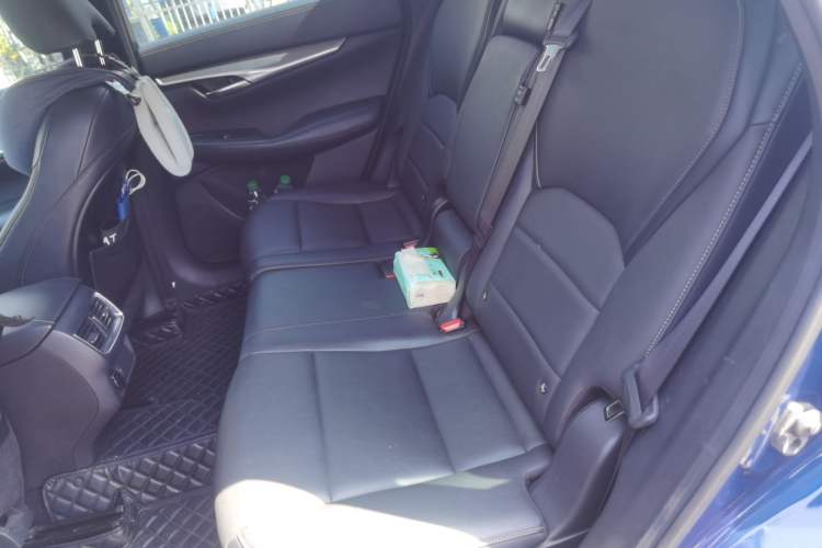 Used Infiniti QX50 2018 2.0T Two-Wheel-Drive Elite Edition Left Rear Seat