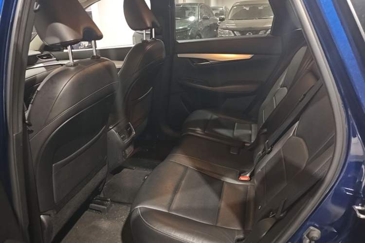 Used Infiniti QX50 2018 2.0T Two-Wheel Drive Fashion Edition Left Rear Seat