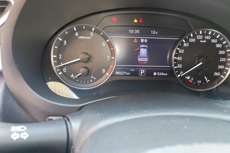 Used Infiniti QX50 2018 2.0T Four-Wheel Drive Smart Edition Odometer Close Up