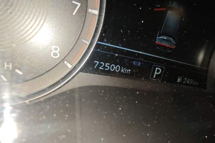 Used Infiniti QX50 2018 2.0T Two-Wheel Drive Fashion Edition Odometer Close Up