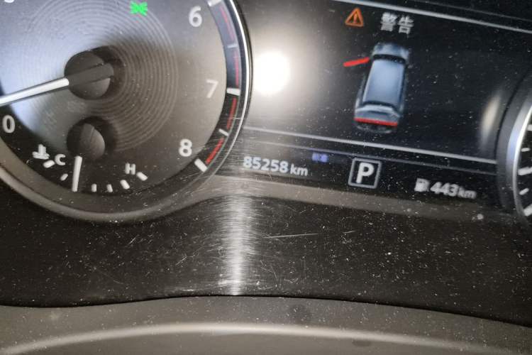 Used Infiniti QX50 2018 2.0T Two-Wheel Drive Fashion Edition Odometer Close Up