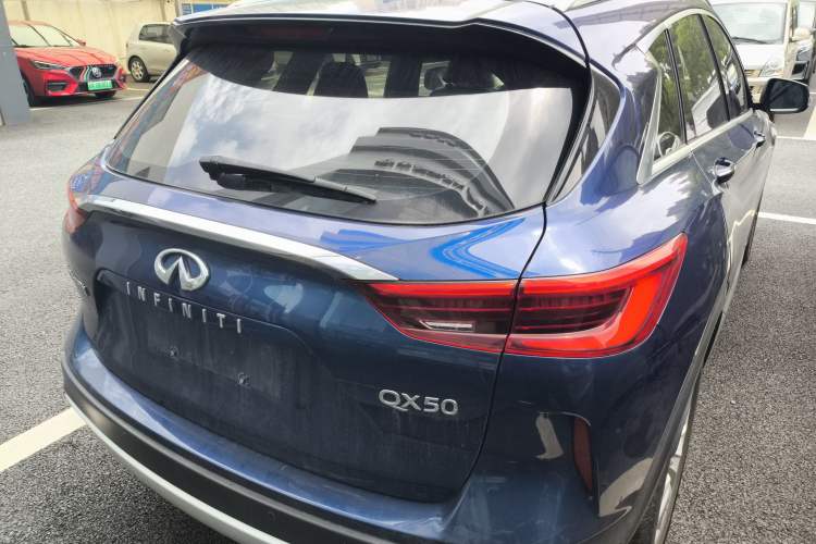 Used Infiniti QX50 2018 2.0T Two-Wheel Drive Fashion Edition Rear