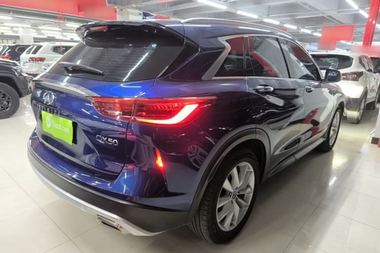 Used Infiniti QX50 2018 2.0T Two-Wheel Drive Fashion Edition Rear Right 45 Deg
