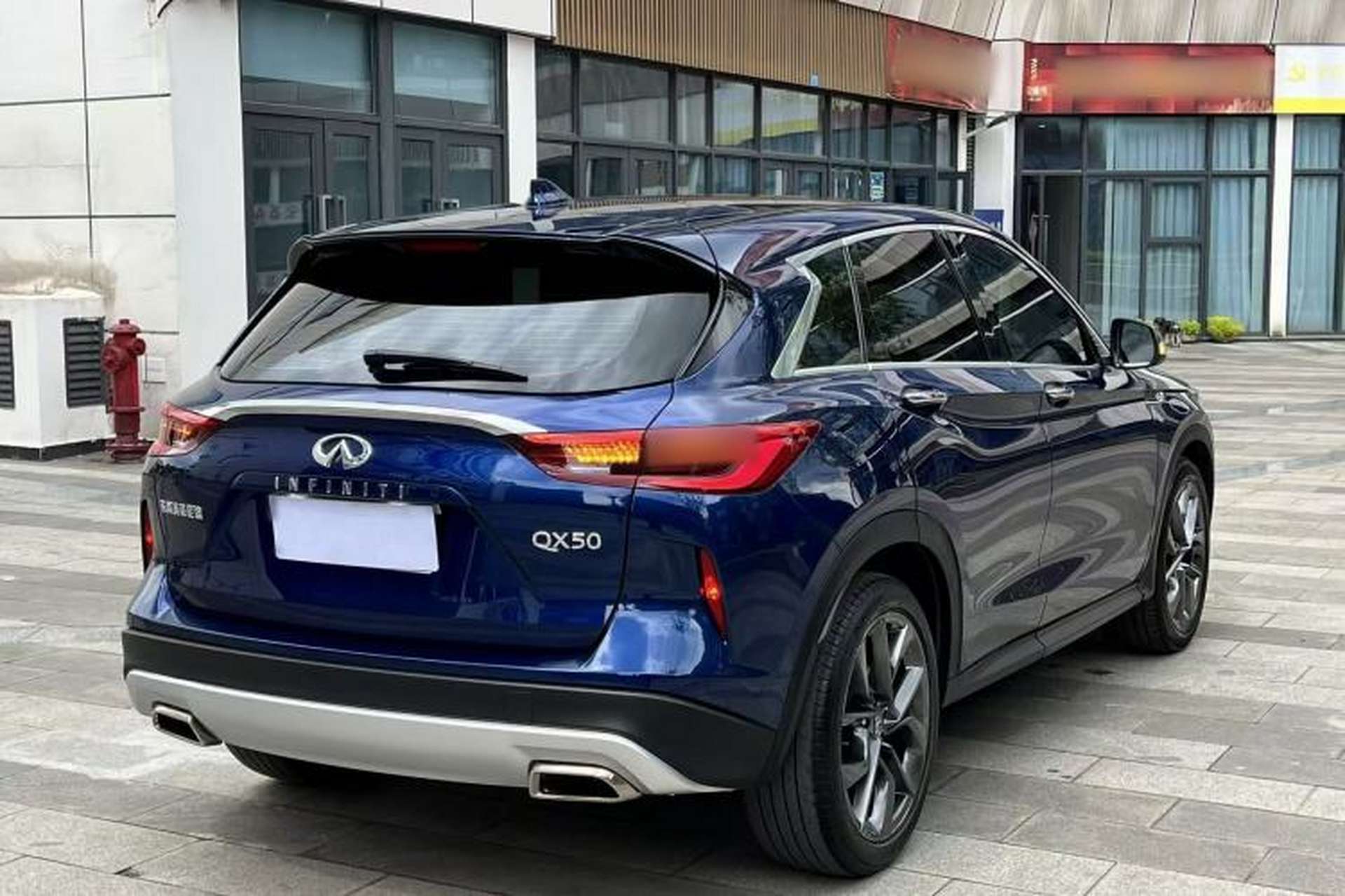 Used Infiniti QX50 2018 2.0T Two-Wheel-Drive Elite Edition Rear Right 45 Deg