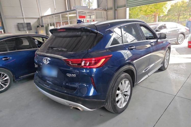 Used Infiniti QX50 2018 2.0T Four-Wheel Drive Elite Edition Rear Right 45 Deg