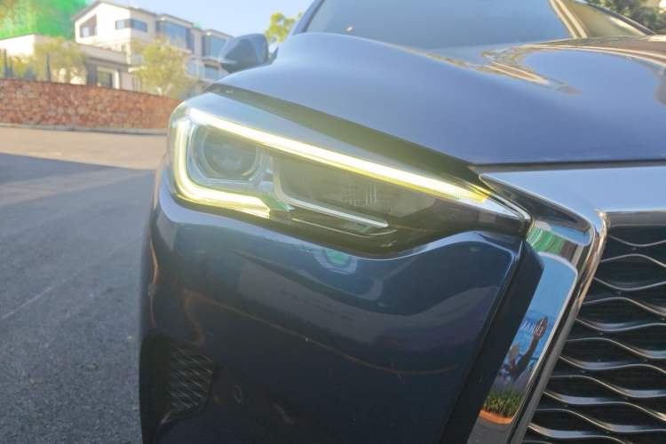 Used Infiniti QX50 2018 2.0T Four-Wheel Drive Elite Edition Right Front Headlight