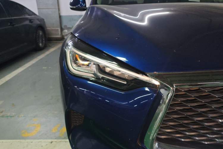 Used Infiniti QX50 2018 2.0T Two-Wheel Drive Fashion Edition Right Front Headlight