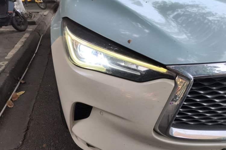 Used Infiniti QX50 2018 2.0T Two-Wheel Drive Fashion Edition Right Front Headlight