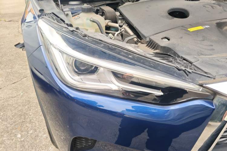 Used Infiniti QX50 2018 2.0T Four-Wheel Drive Elite Edition Right Front Headlight