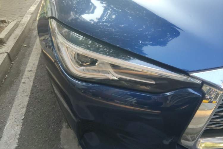 Used Infiniti QX50 2018 2.0T Two-Wheel Drive Fashion Edition Right Front Headlight