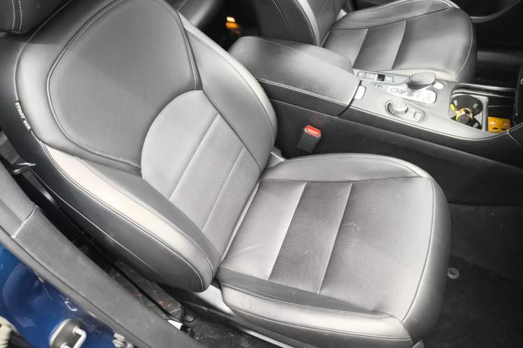 Used Infiniti QX50 2018 2.0T Two-Wheel Drive Fashion Edition Right Front Seat