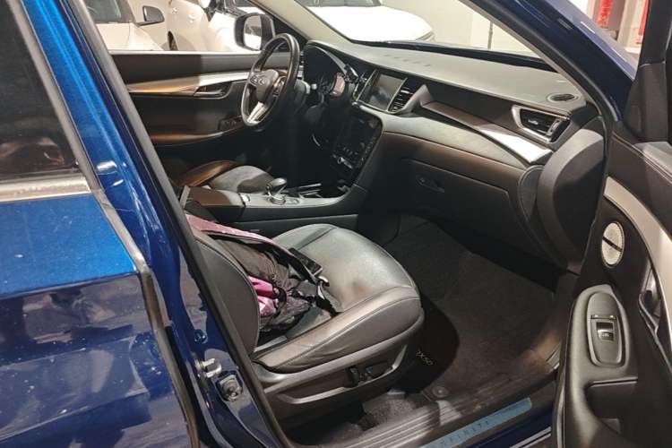 Used Infiniti QX50 2018 2.0T Two-Wheel Drive Fashion Edition Right Front Seat