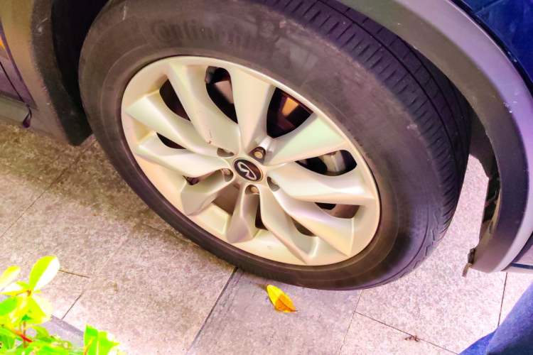 Used Infiniti QX50 2018 2.0T Four-Wheel Drive Elite Edition Right Front Wheel Hub