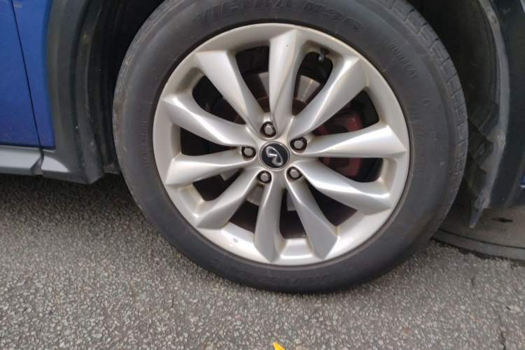 Used Infiniti QX50 2018 2.0T Two-Wheel Drive Fashion Edition Right Front Wheel Hub