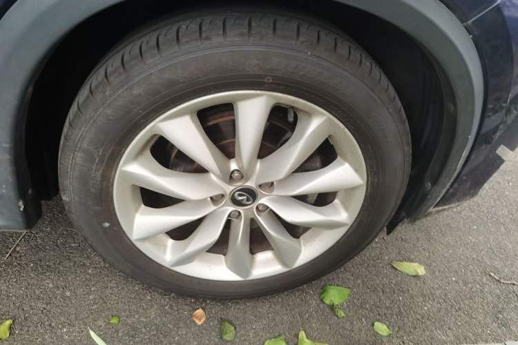 Used Infiniti QX50 2018 2.0T Four-Wheel Drive Elite Edition Right Front Wheel Hub
