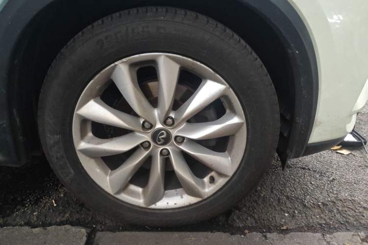 Used Infiniti QX50 2018 2.0T Two-Wheel Drive Fashion Edition Right Front Wheel Hub