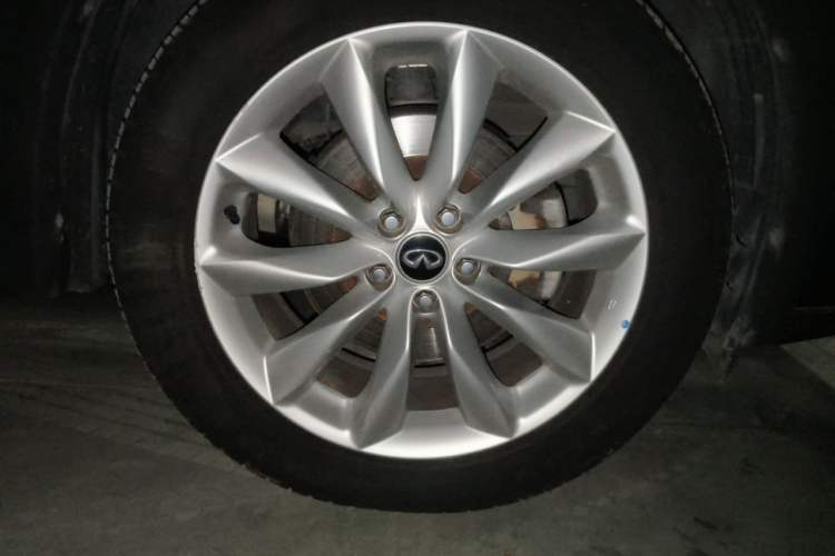 Used Infiniti QX50 2018 2.0T Two-Wheel Drive Fashion Edition Right Front Wheel Hub