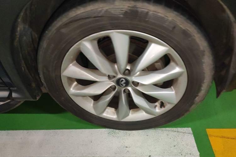 Used Infiniti QX50 2018 2.0T Four-Wheel Drive Elite Edition Right Front Wheel Hub