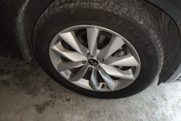 Used Infiniti QX50 2018 2.0T Two-Wheel Drive Fashion Edition Right Front Wheel Hub